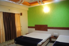 Triple-Bed-AC-3