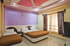 Triple-Bed-AC-4