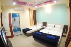 Triple-Bed-AC